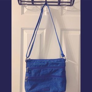 Like New Sakroots Women’s Shoulder Bag With Adjustable Strap